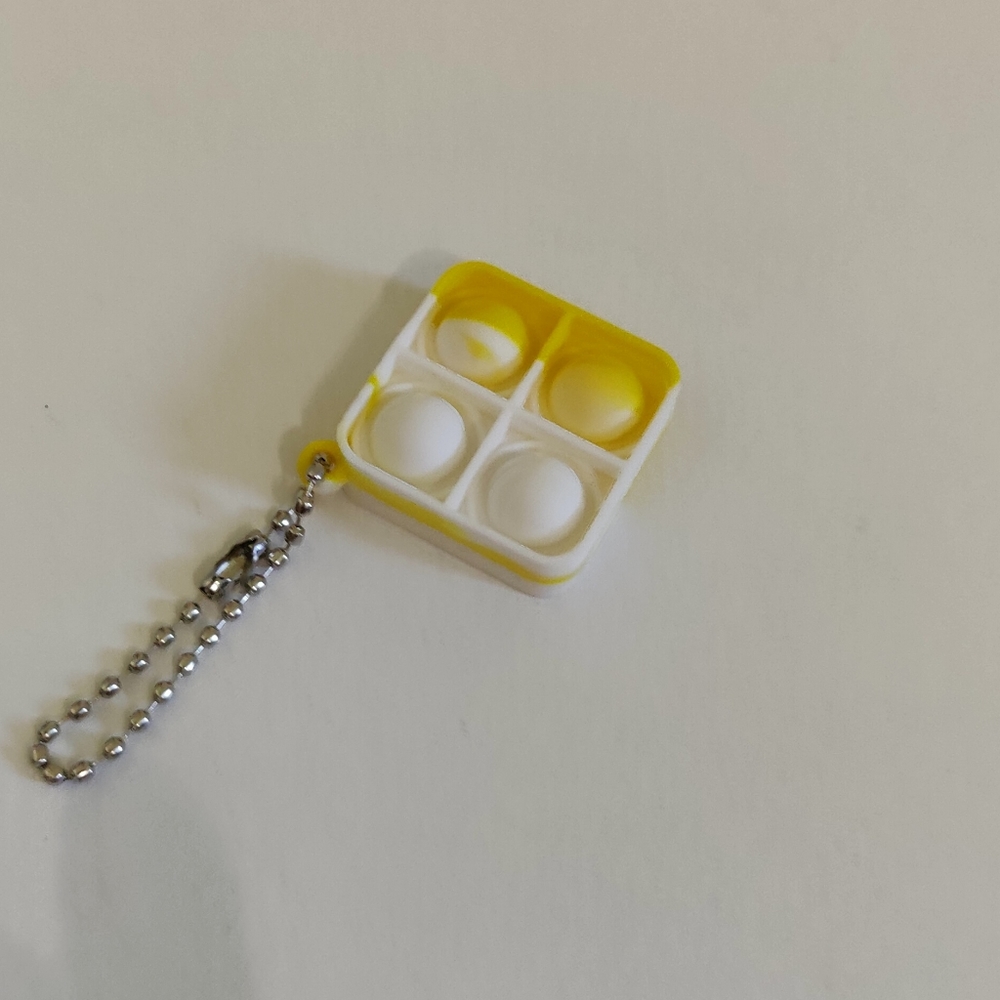 Kids Popit Keychains - 2 Pack! - Picture 2 of 3